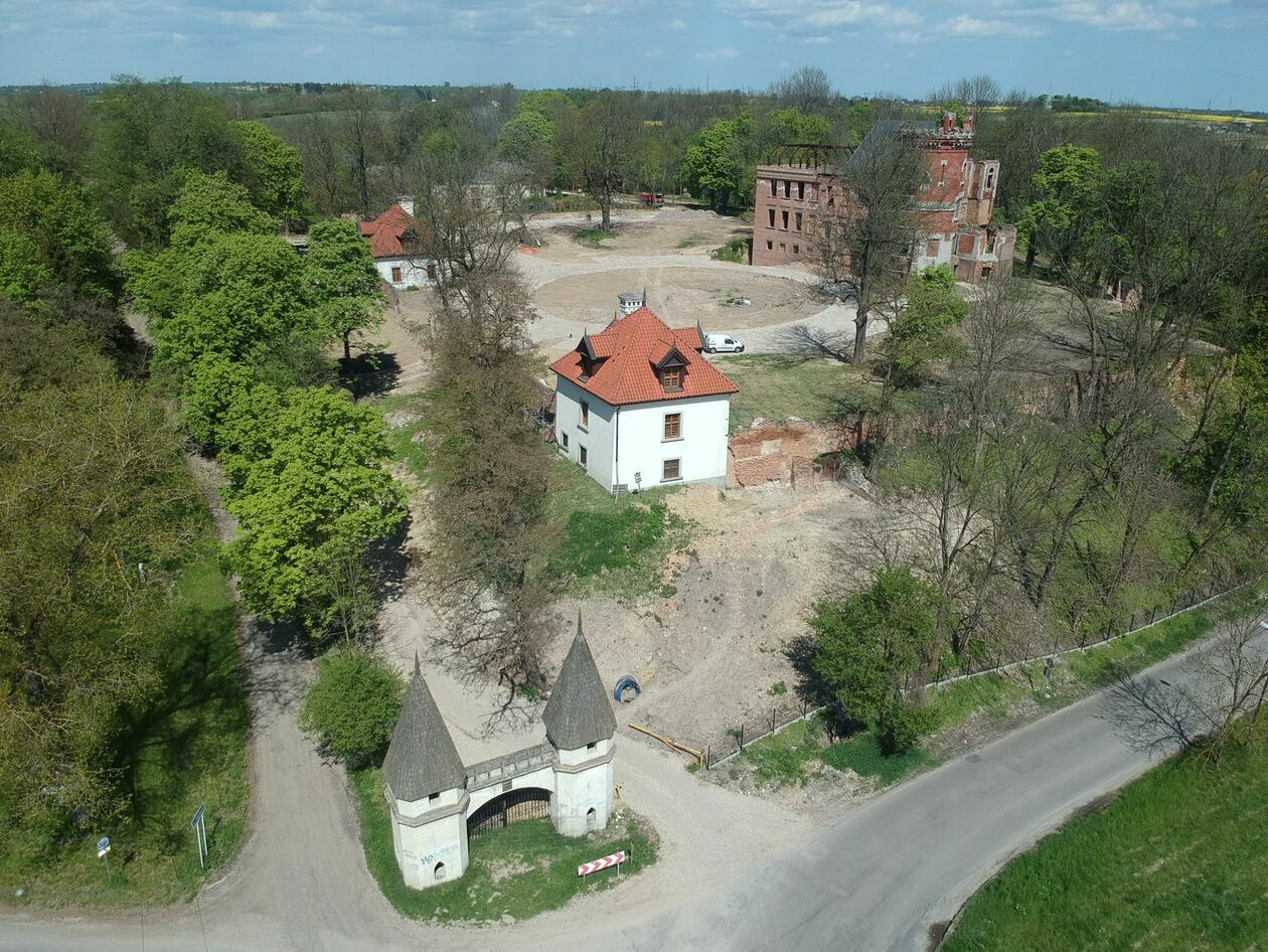 Odbudowa pałacu w Jakubowicach Murowanych 