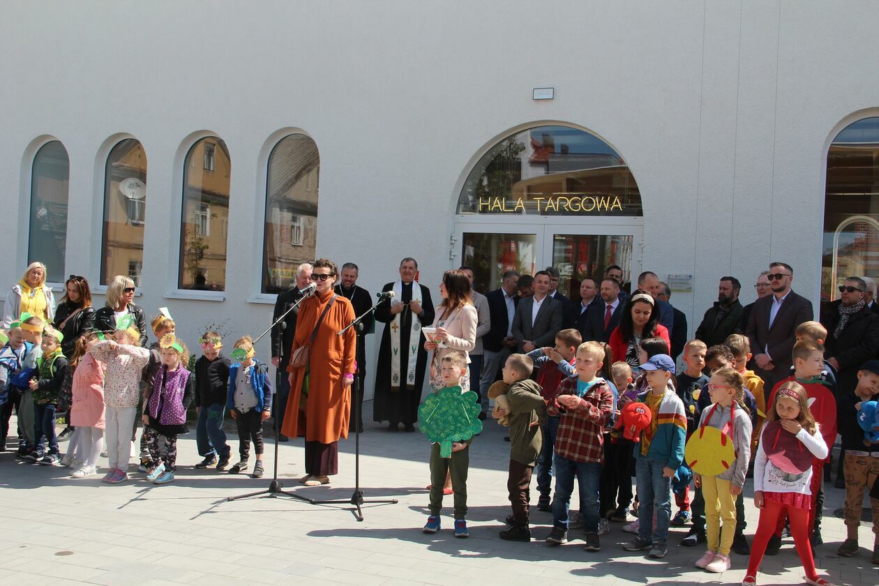 Otwarcie babskiego rynku w Białej Podlaskiej