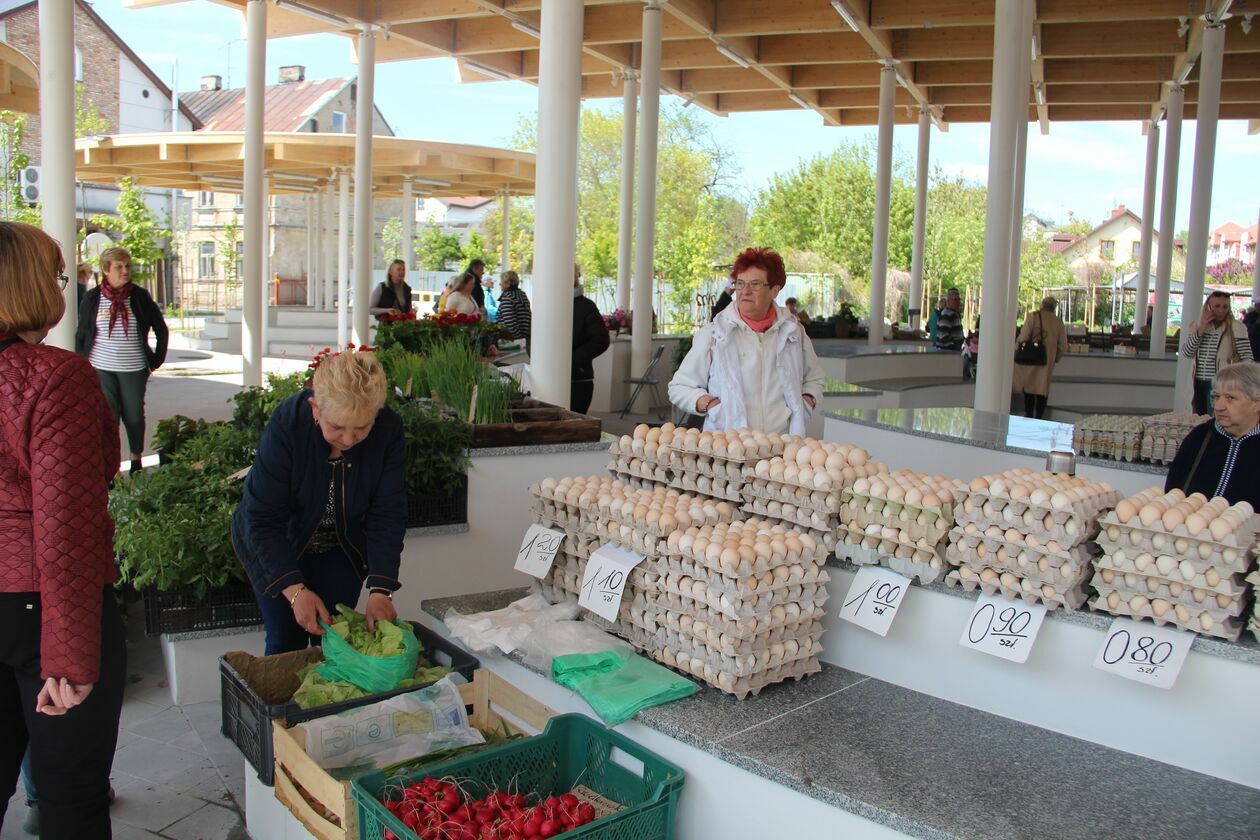  Otwarcie babskiego rynku w Białej Podlaskiej (zdjęcie 11) - Autor: Ewelina Burda