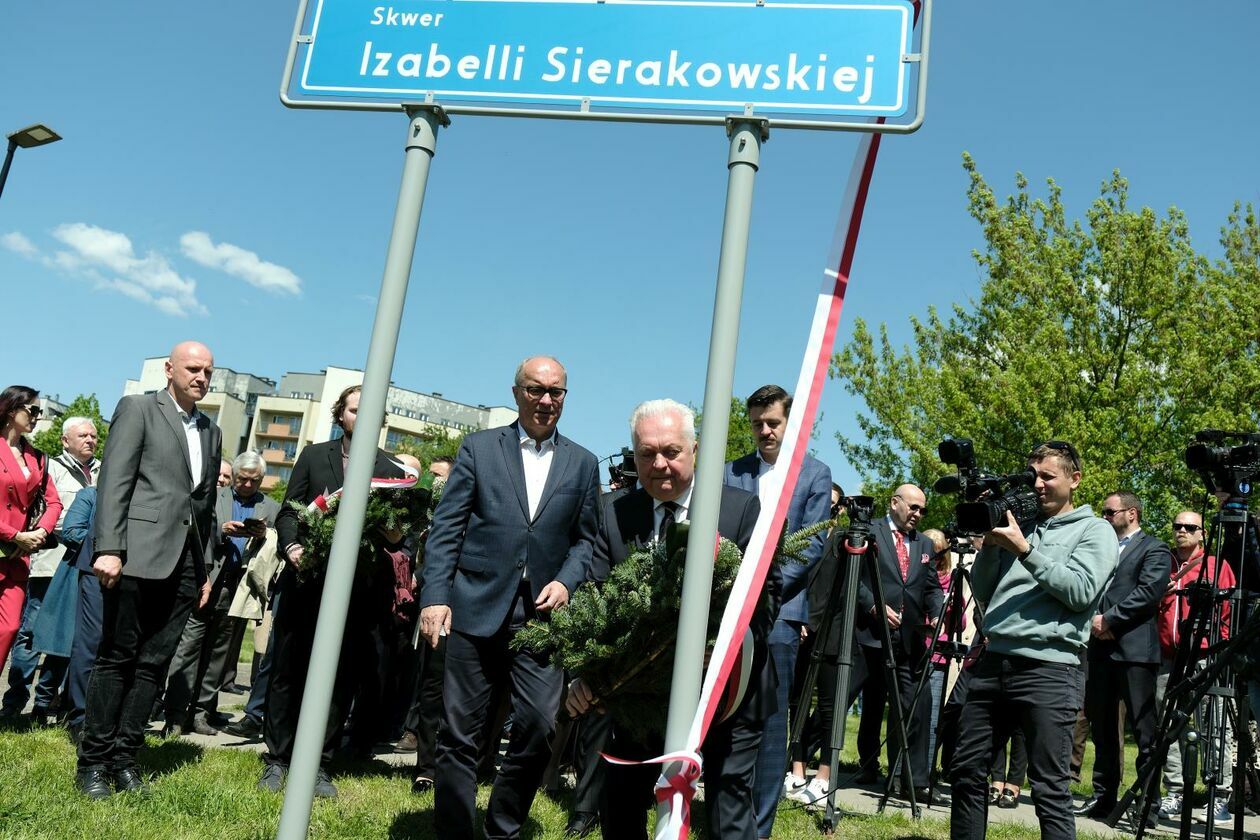  Skwer poświęcony pamięci Izabelli Sierakowskiej powstał w wąwozie na LSM (zdjęcie 21) - Autor: DW