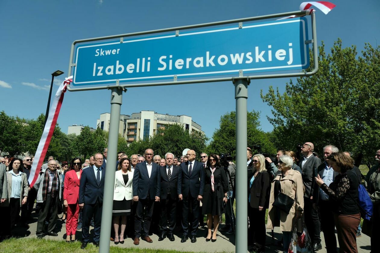  Skwer poświęcony pamięci Izabelli Sierakowskiej powstał w wąwozie na LSM (zdjęcie 12) - Autor: DW