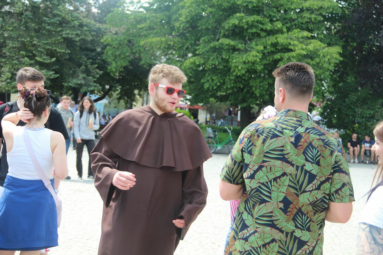  Studenci filii AWF w Białej Podlaskiej zaczynają juwenalia  (zdjęcie 25) - Autor: Ewelina Burda