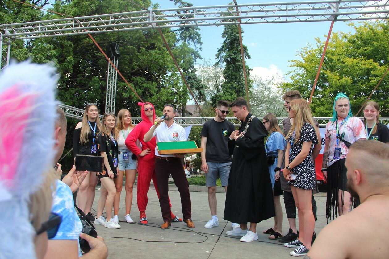  Studenci filii AWF w Białej Podlaskiej zaczynają juwenalia  (zdjęcie 2) - Autor: Ewelina Burda