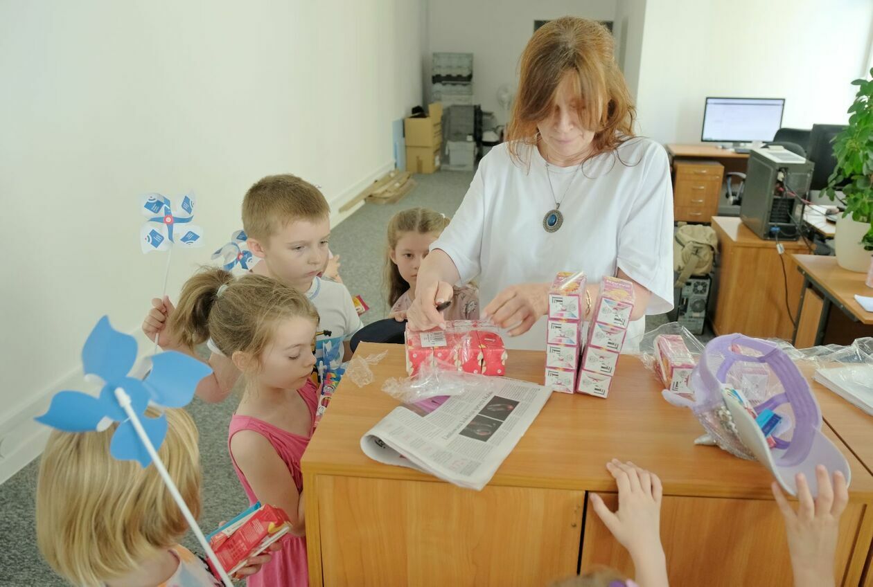  Wycieczka przedszkolaków w redakcji Dziennika Wschodniego (zdjęcie 3) - Autor: DW