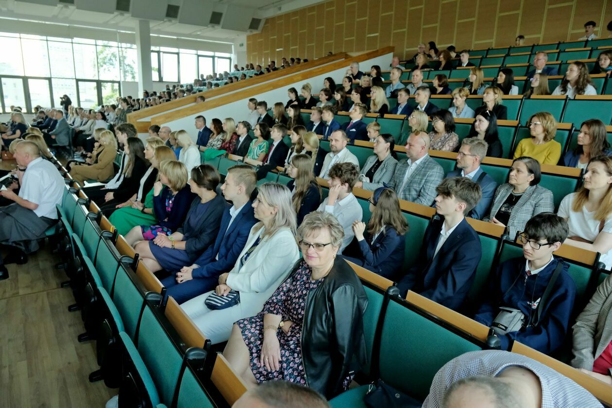  Gala laureatów konkursów przedmiotowych dla uczniów szkół podstawowych (zdjęcie 7) - Autor: DW