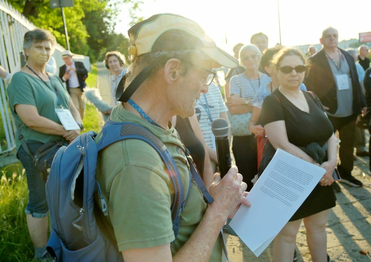  Zjazd Lublinerów: Marsz Pamięci z al. Tysiąclecia na ul Zimną (zdjęcie 12) - Autor: DW