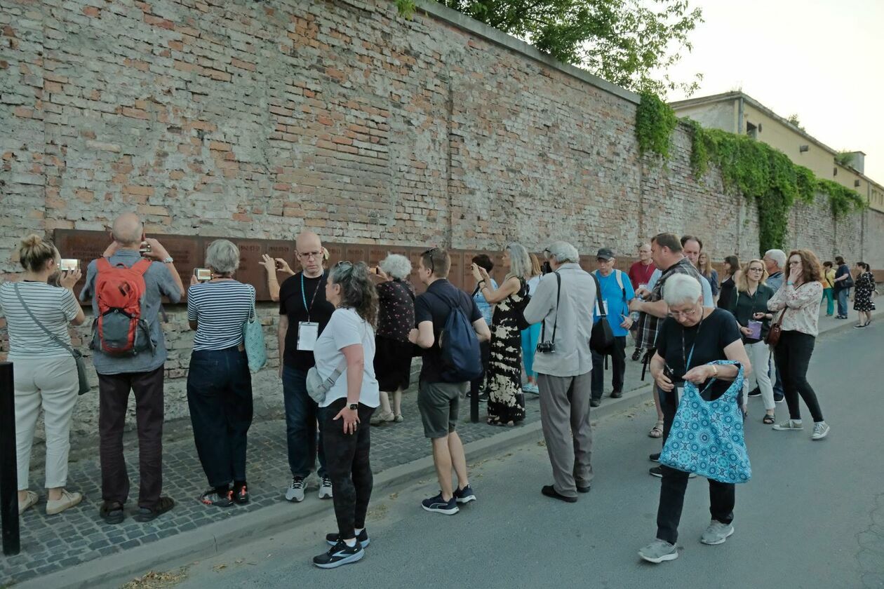  Zjazd Lublinerów: Marsz Pamięci z al. Tysiąclecia na ul Zimną (zdjęcie 21) - Autor: DW