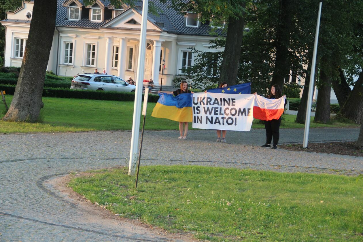 Biegacze z ukraińską flagą zmierzają do Wilna  (zdjęcie 6) - Autor: Ewelina Burda