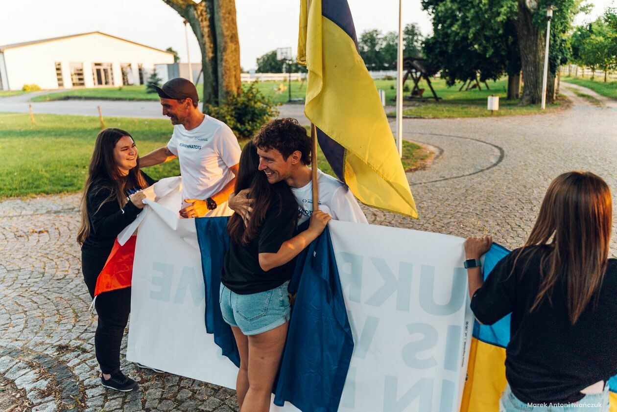  Biegacze z ukraińską flagą zmierzają do Wilna  (zdjęcie 3) - Autor: Marek Iwańczuk 