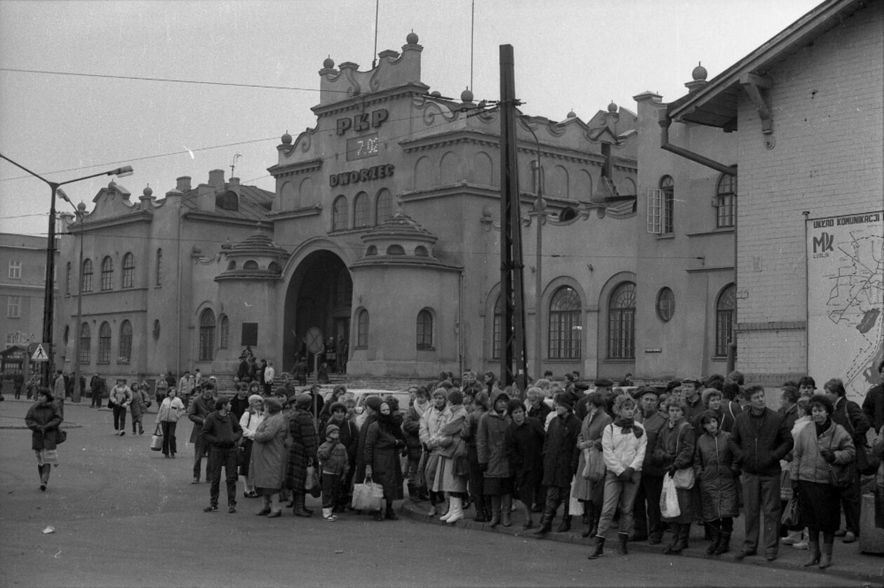  Dworzec kolejowy PKP w Lublinie na starych zdjęciach (zdjęcie 12) - Autor: Jacek Mirosław Teatr NN
