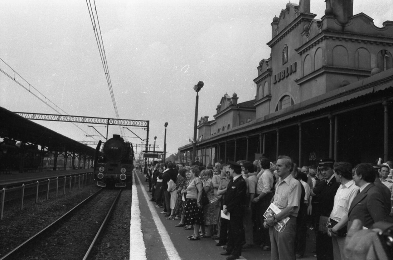  Dworzec kolejowy PKP w Lublinie na starych zdjęciach (zdjęcie 19) - Autor: Jacek Mirosław Teatr NN