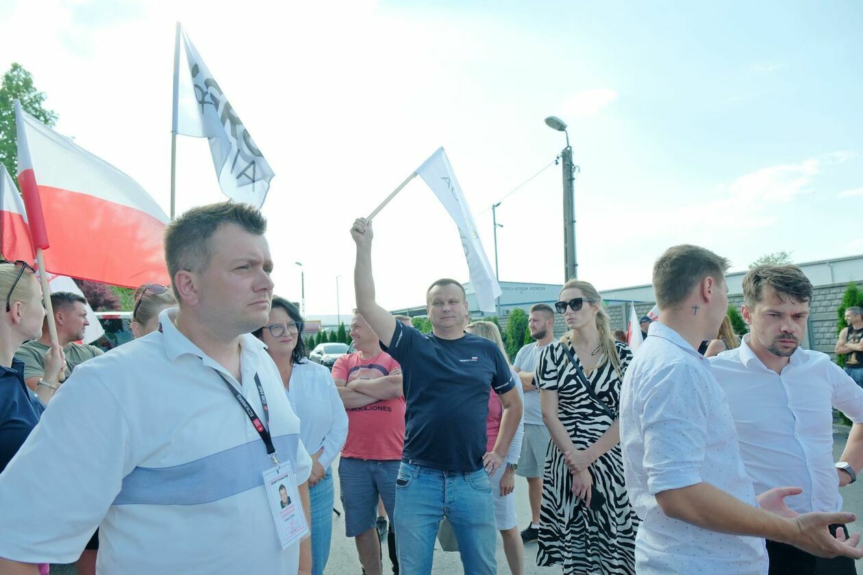  Protest plantatorów malin w Opolu Lubelskim (zdjęcie 21) - Autor: DW