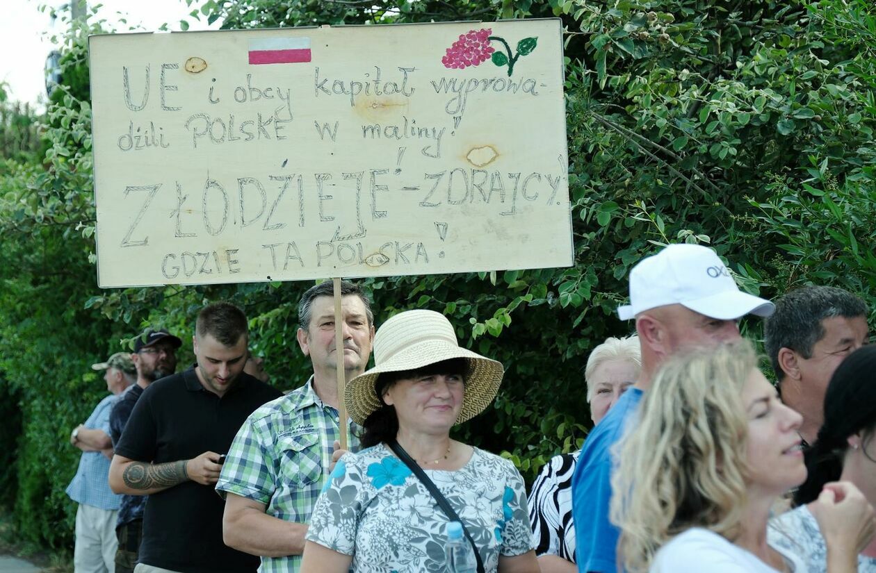 Protest plantatorów malin w Opolu Lubelskim