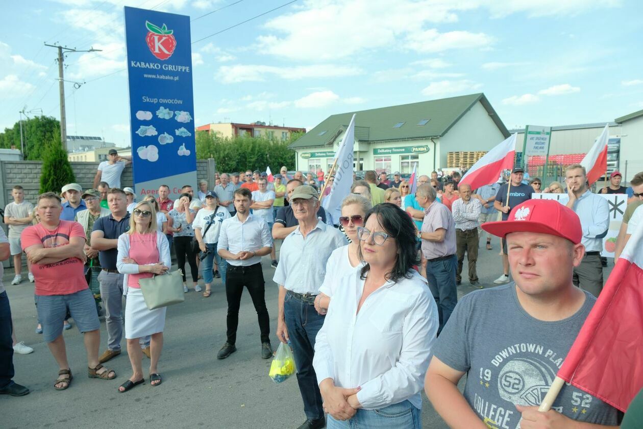  Protest plantatorów malin w Opolu Lubelskim (zdjęcie 11) - Autor: DW