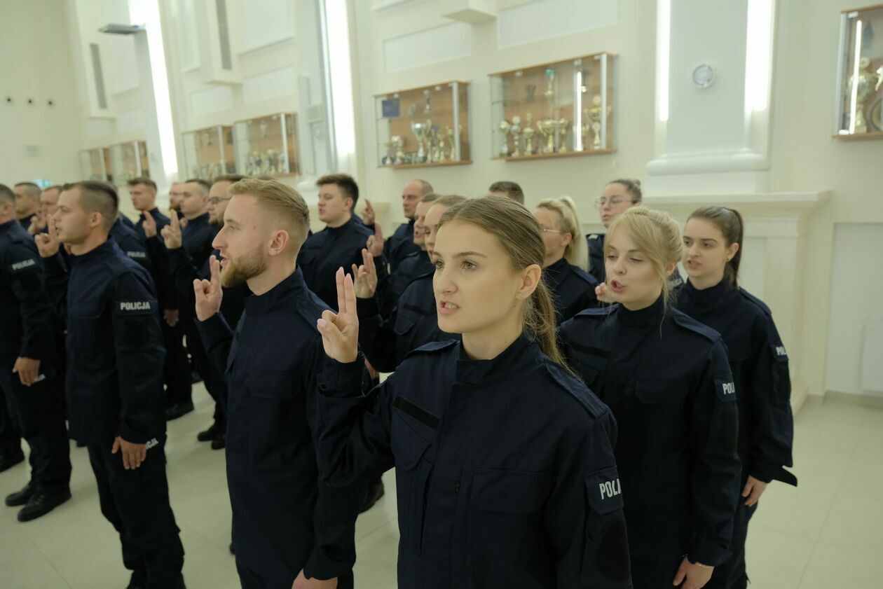  Ślubowanie policjantów lubelskiego garnizonu (zdjęcie 12) - Autor: DW