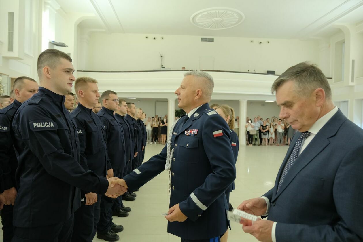  Ślubowanie policjantów lubelskiego garnizonu (zdjęcie 21) - Autor: DW