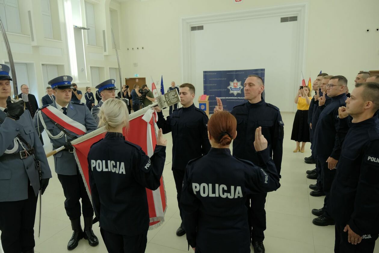  Ślubowanie policjantów lubelskiego garnizonu (zdjęcie 13) - Autor: DW