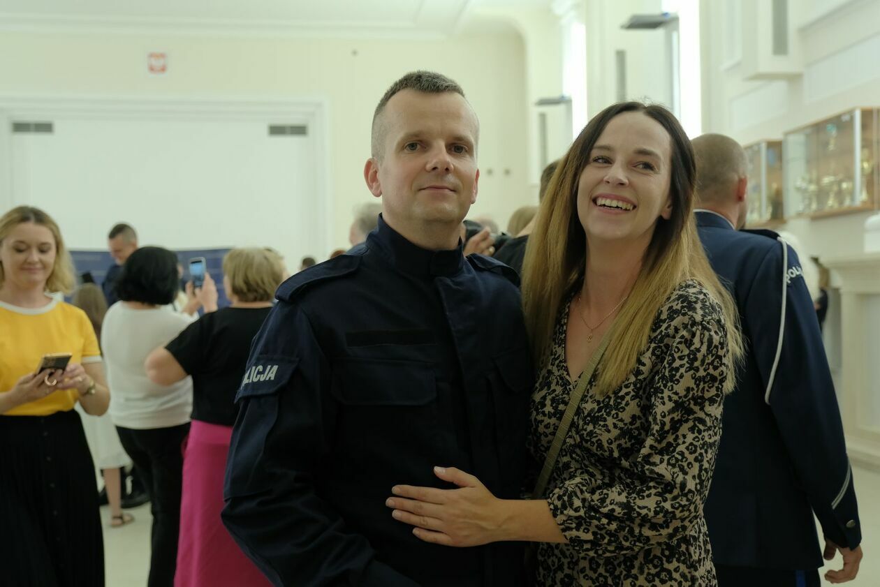  Ślubowanie policjantów lubelskiego garnizonu (zdjęcie 39) - Autor: DW
