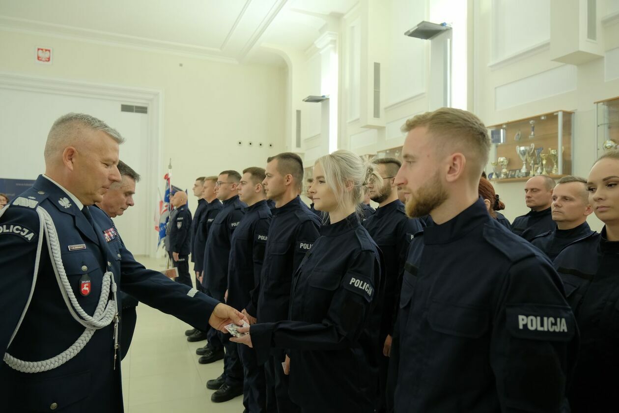  Ślubowanie policjantów lubelskiego garnizonu (zdjęcie 23) - Autor: DW