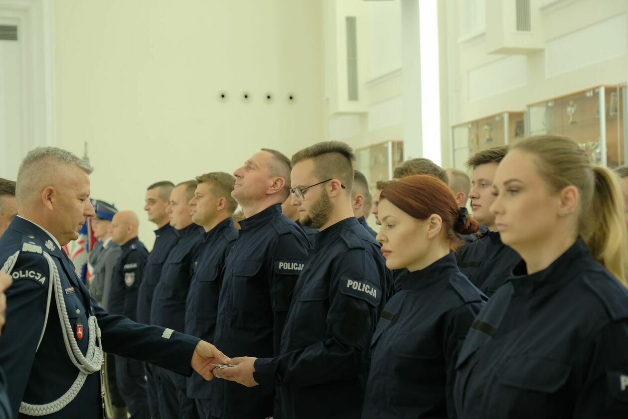  Ślubowanie policjantów lubelskiego garnizonu (zdjęcie 25) - Autor: DW