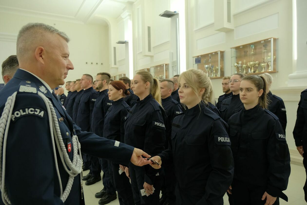  Ślubowanie policjantów lubelskiego garnizonu (zdjęcie 27) - Autor: DW