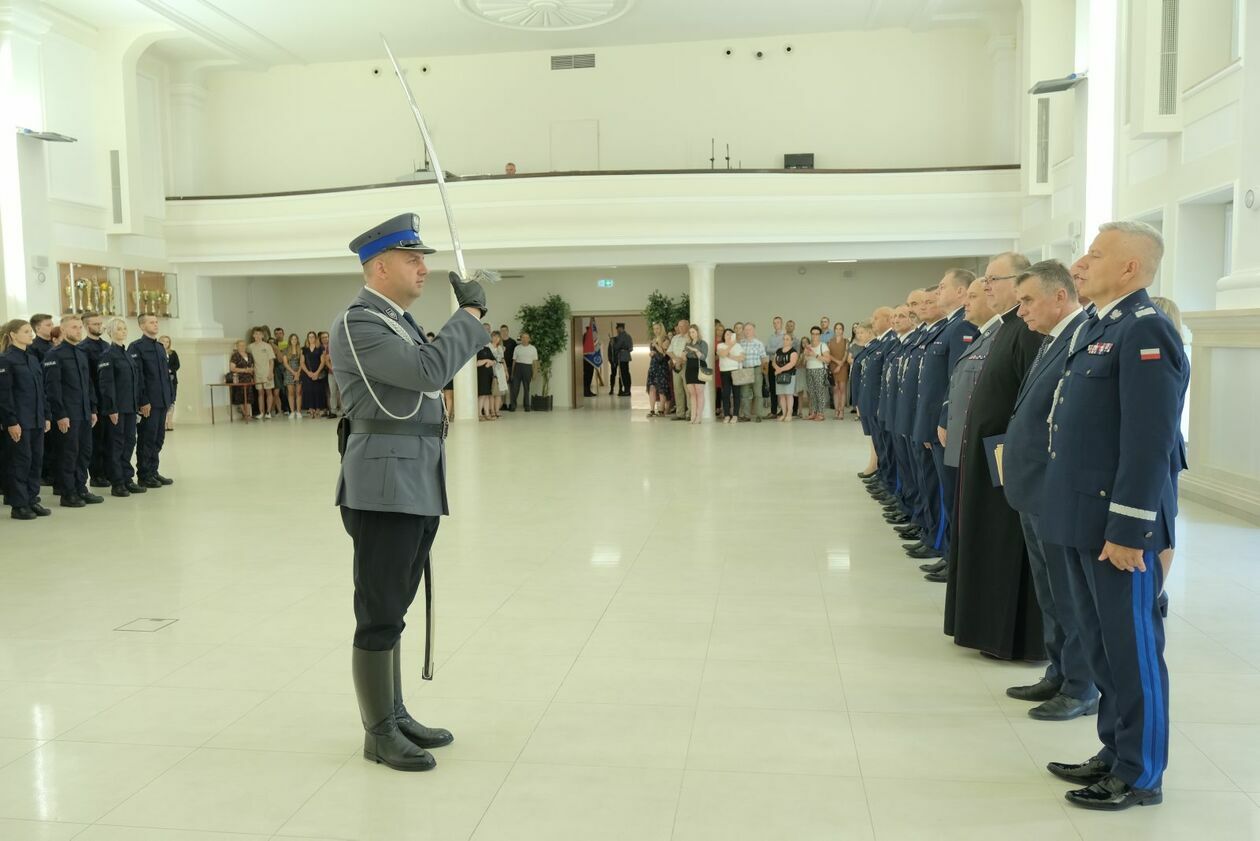  Ślubowanie policjantów lubelskiego garnizonu (zdjęcie 30) - Autor: DW