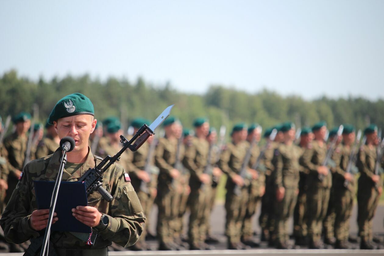  Przysięga wojskowa w Białej Podlaskiej (zdjęcie 17) - Autor: Ewelina Burda