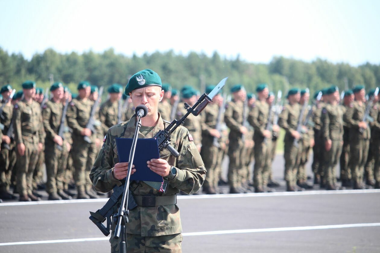  Przysięga wojskowa w Białej Podlaskiej (zdjęcie 2) - Autor: Ewelina Burda