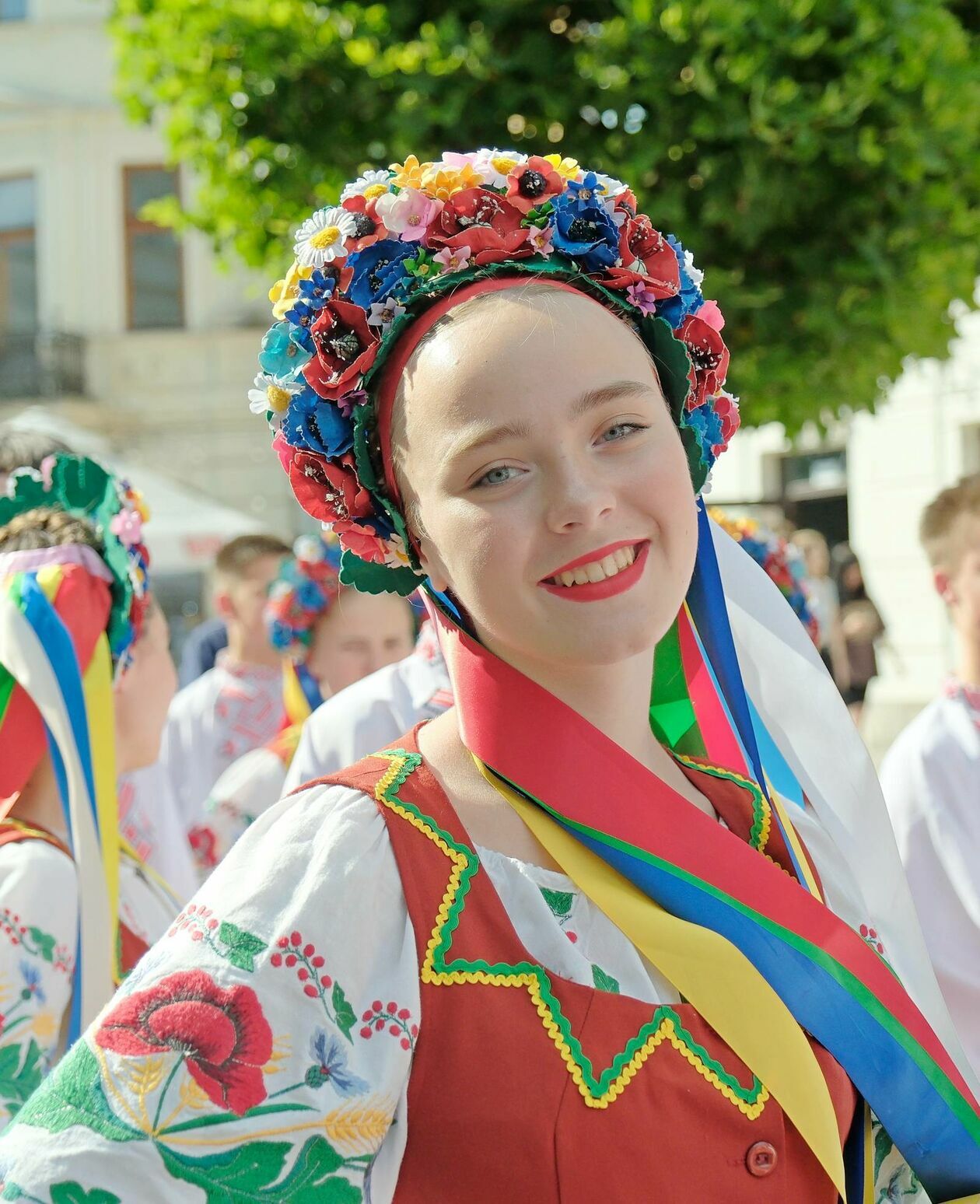  XXXVII Międzynarodowe Spotkania Folklorystyczne rozpoczęła parada zespołów (zdjęcie 47) - Autor: DW