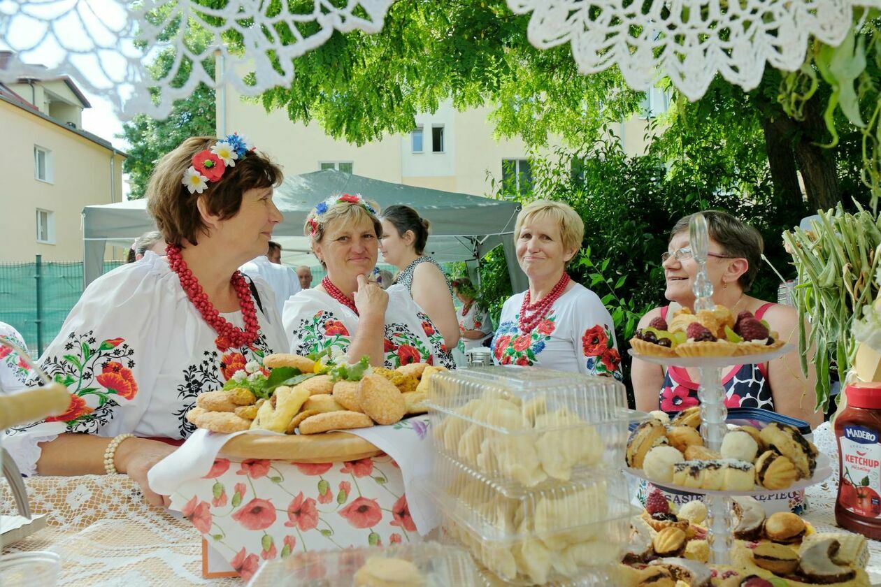  Konkurs kulinarny Bitwa Regionów  i festyn rodzinny z okazji Świdnickiego Lipca (zdjęcie 23) - Autor: DW