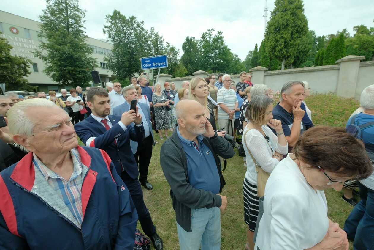  Narodowy Dzień Pamięci Ofiar Ludobójstwa na Wołyniu (zdjęcie 15) - Autor: DW