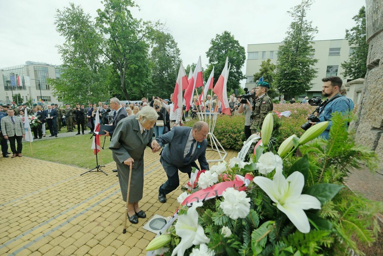  Narodowy Dzień Pamięci Ofiar Ludobójstwa na Wołyniu (zdjęcie 26) - Autor: DW