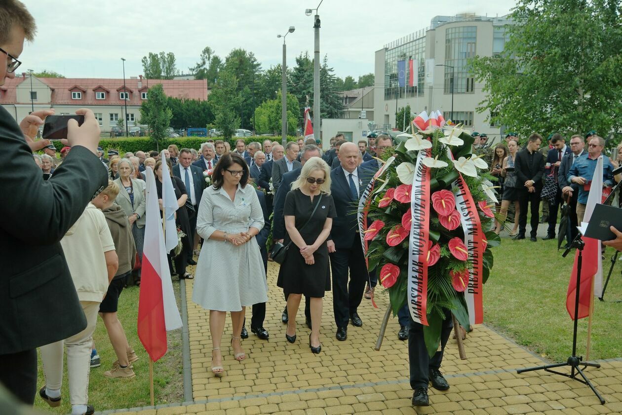  Narodowy Dzień Pamięci Ofiar Ludobójstwa na Wołyniu (zdjęcie 28) - Autor: DW