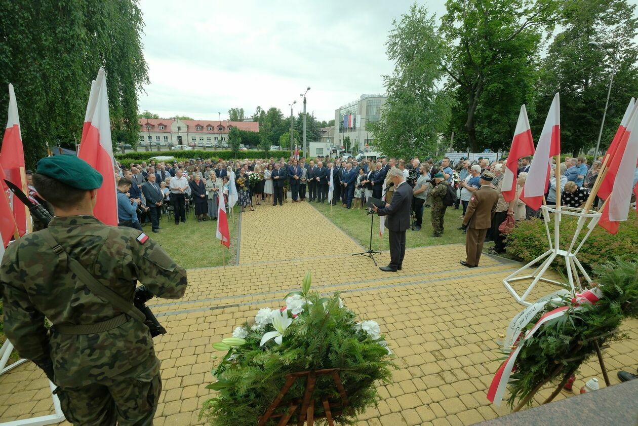  Narodowy Dzień Pamięci Ofiar Ludobójstwa na Wołyniu (zdjęcie 17) - Autor: DW