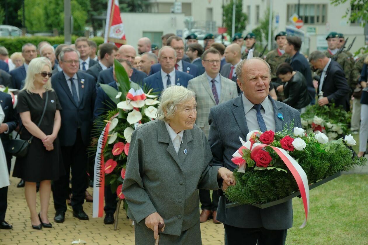  Narodowy Dzień Pamięci Ofiar Ludobójstwa na Wołyniu (zdjęcie 25) - Autor: DW