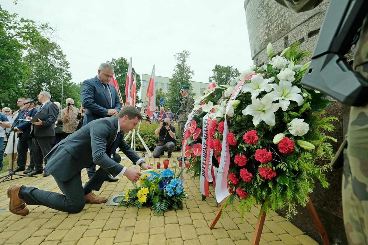 Narodowy Dzień Pamięci Ofiar Ludobójstwa na Wołyniu (zdjęcie 32) - Autor: DW
