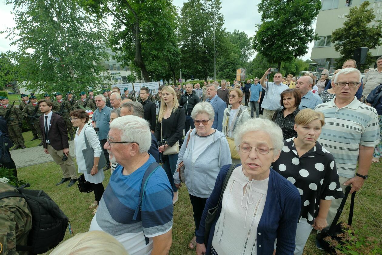  Narodowy Dzień Pamięci Ofiar Ludobójstwa na Wołyniu (zdjęcie 14) - Autor: DW