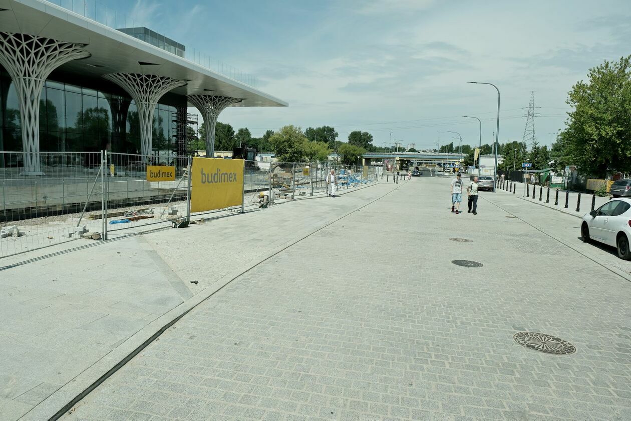  Budowa Dworca Metropolitalnego dobiega końca. Obiekt jest gotowy w 90% (zdjęcie 14) - Autor: DW