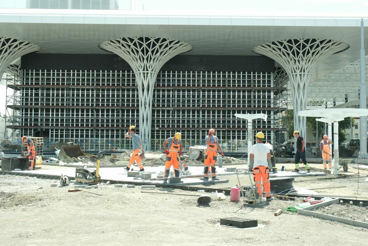  Budowa Dworca Metropolitalnego dobiega końca. Obiekt jest gotowy w 90% (zdjęcie 20) - Autor: DW