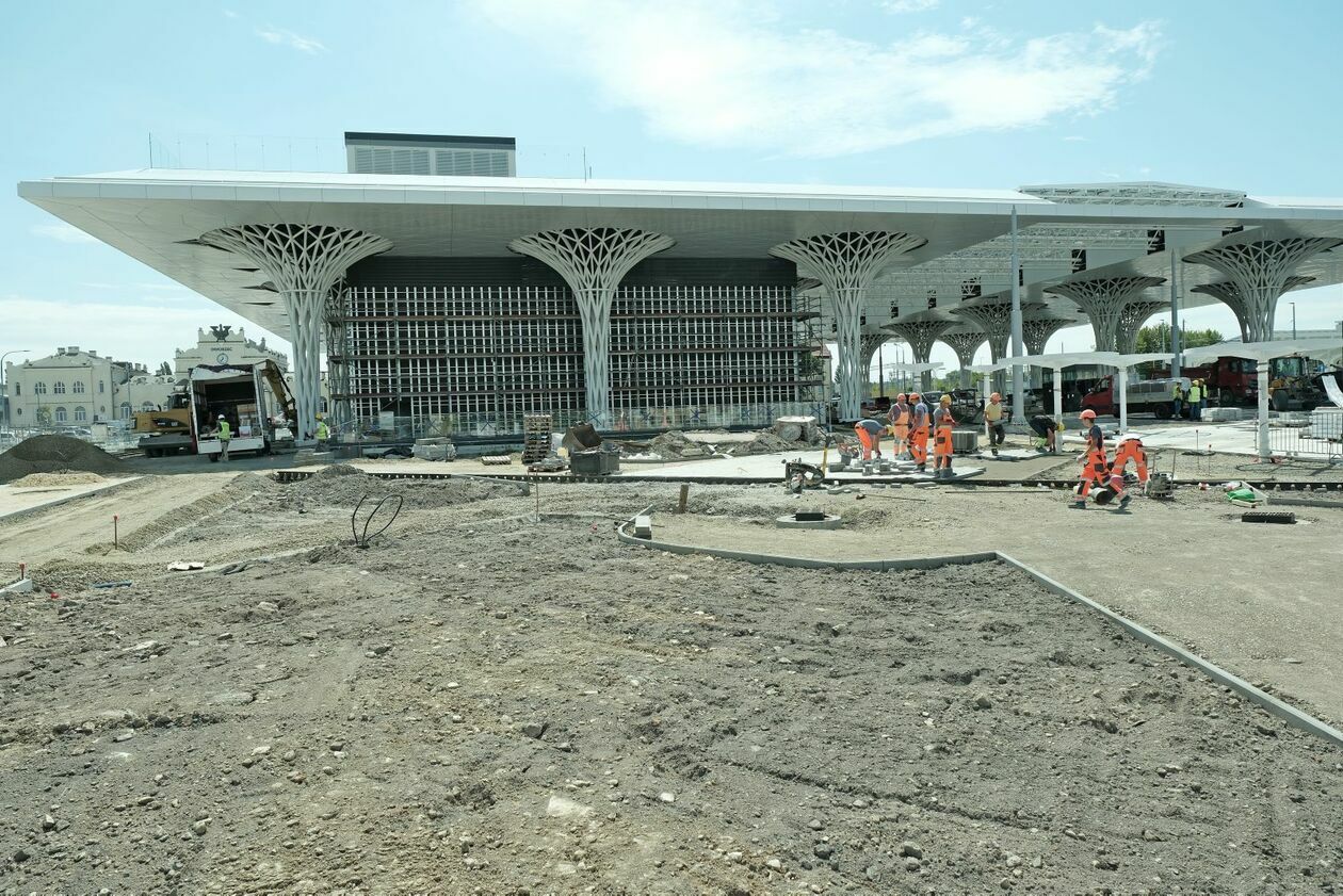  Budowa Dworca Metropolitalnego dobiega końca. Obiekt jest gotowy w 90% (zdjęcie 19) - Autor: DW