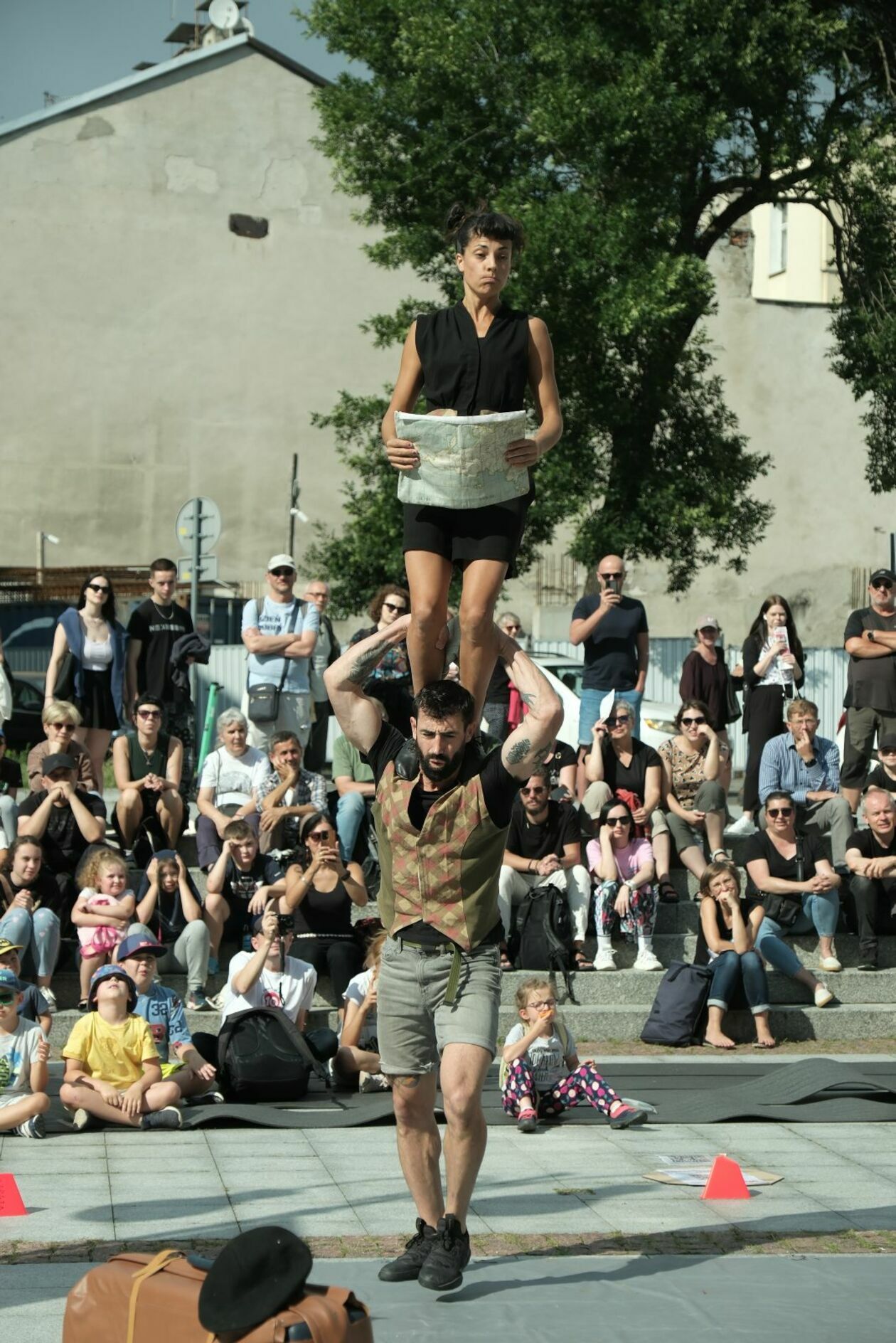  Carnaval Sztukmistrzów rozpoczęły występy Duo Patagonia, Mr Mostacho i Macieja z MC Fire (zdjęcie 4) - Autor: DW