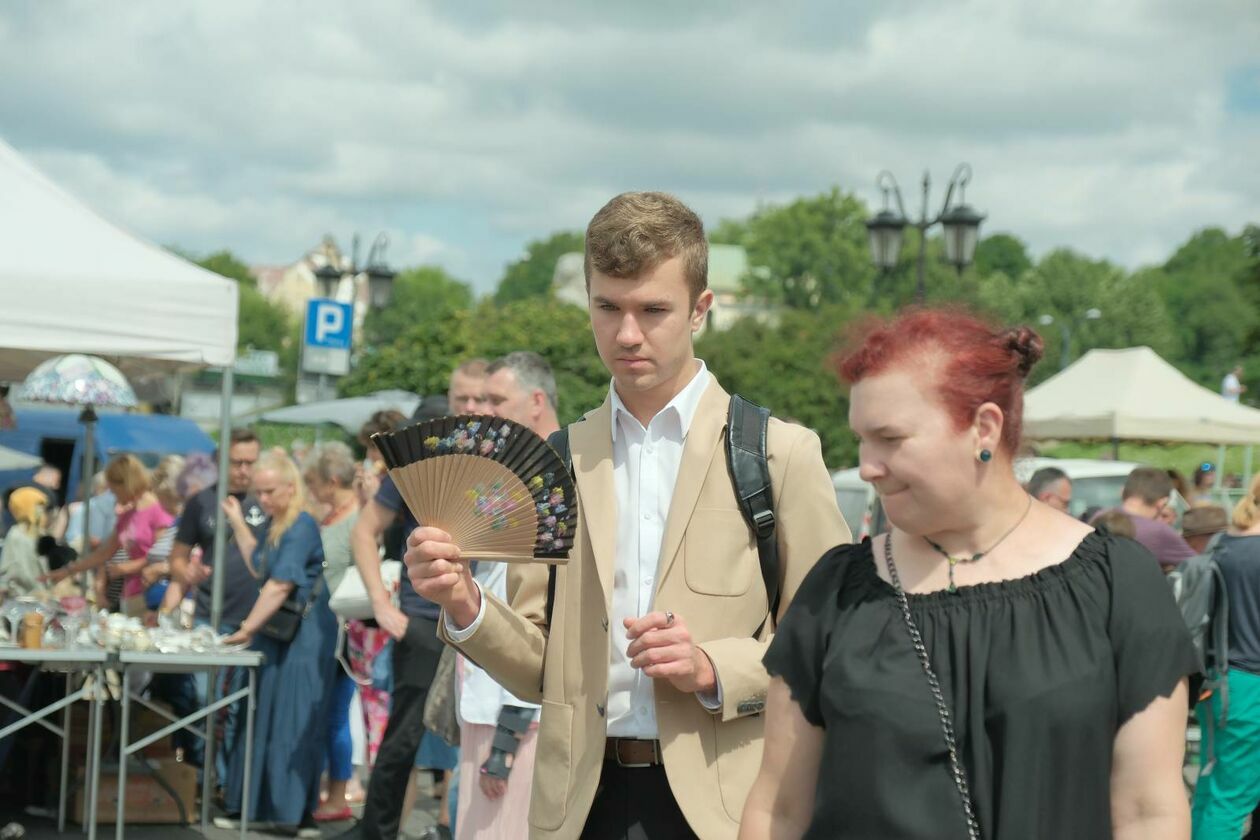  Lubelska giełda staroci tradycyjnie przyciągnęła tłum pasjonatów  (zdjęcie 7) - Autor: DW