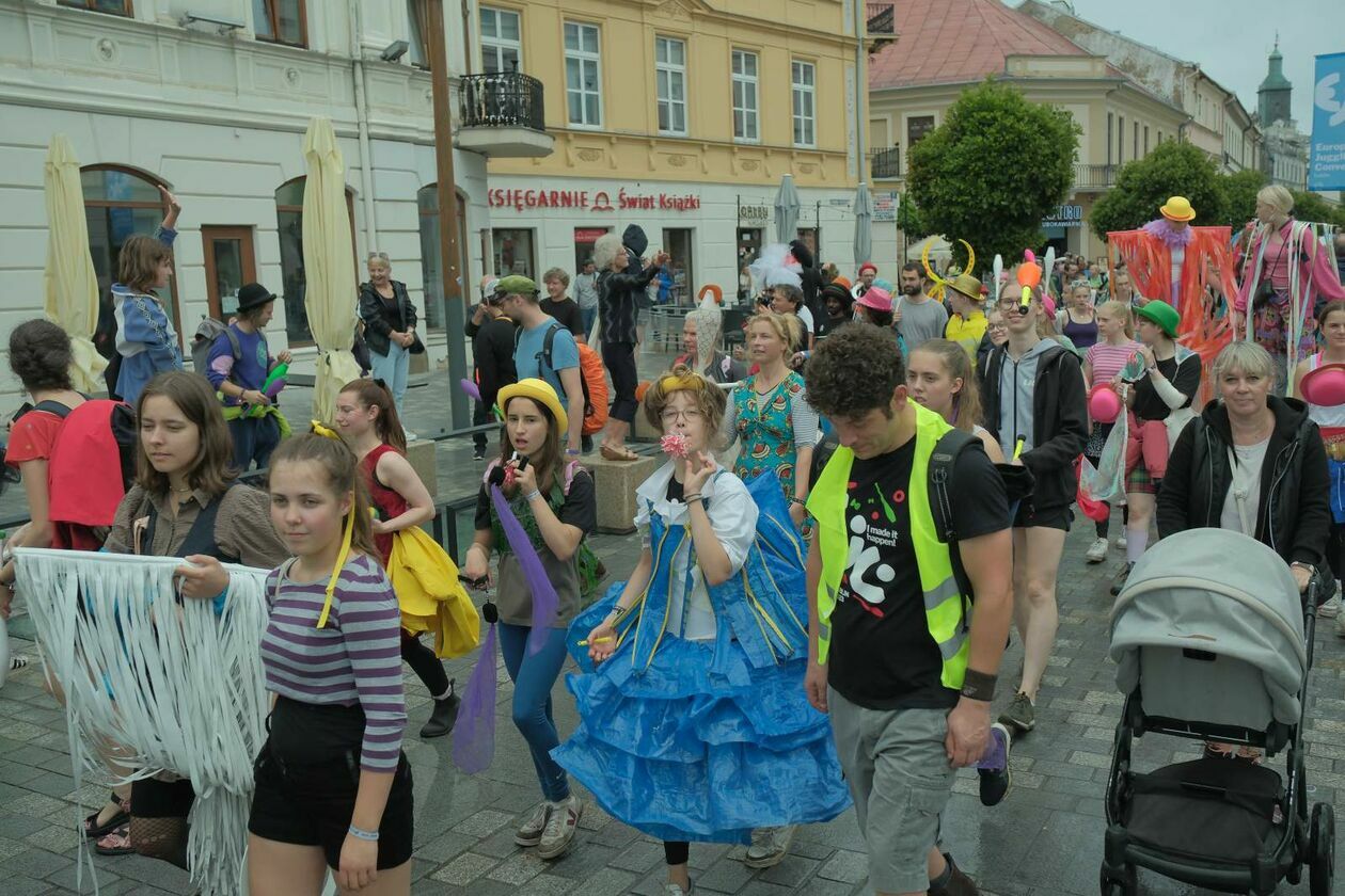  45. Europejska Konwencja Żonglerska - Cyrkowa parada na pożegnanie (zdjęcie 41) - Autor: DW