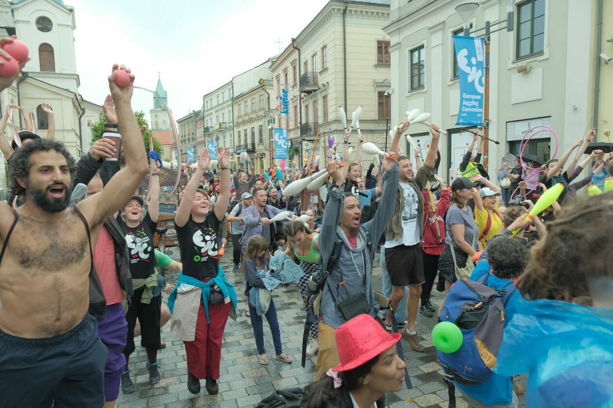  45. Europejska Konwencja Żonglerska - Cyrkowa parada na pożegnanie (zdjęcie 13) - Autor: DW