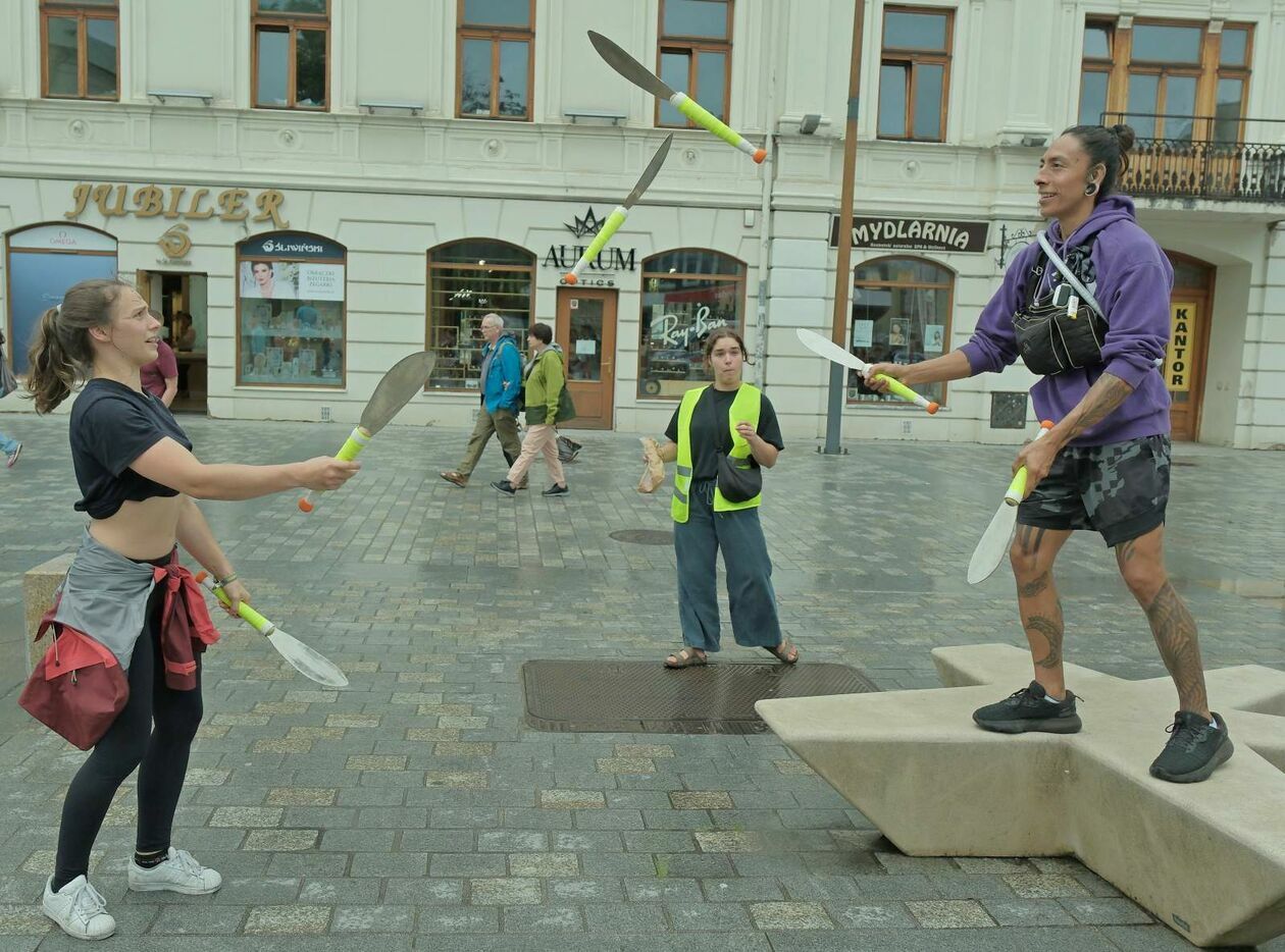  45. Europejska Konwencja Żonglerska - Cyrkowa parada na pożegnanie (zdjęcie 51) - Autor: DW