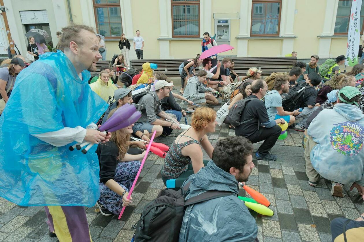  45. Europejska Konwencja Żonglerska - Cyrkowa parada na pożegnanie (zdjęcie 12) - Autor: DW