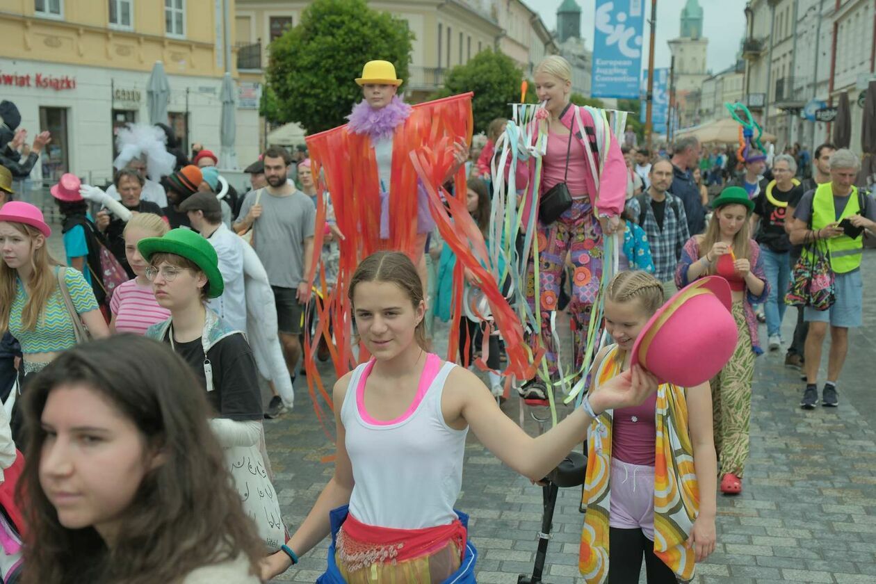  45. Europejska Konwencja Żonglerska - Cyrkowa parada na pożegnanie (zdjęcie 43) - Autor: DW