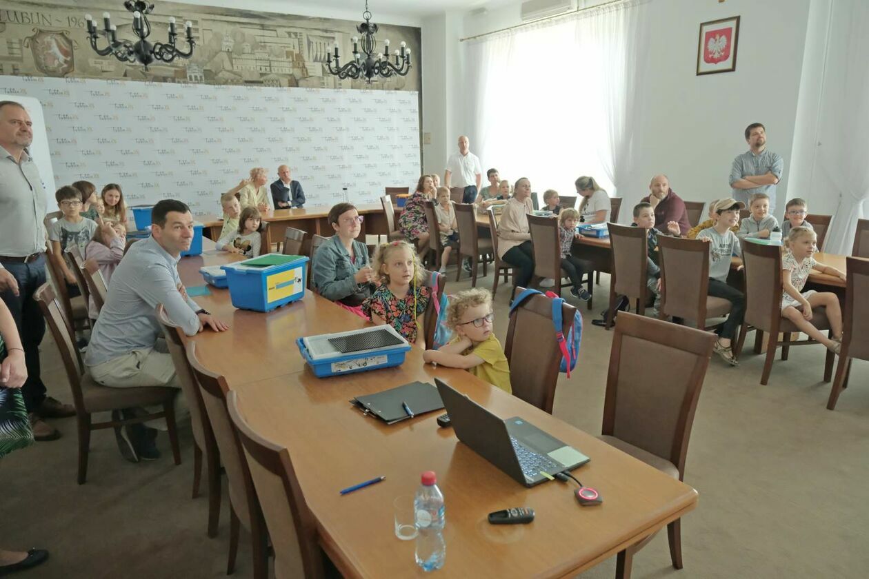  Projekt Family Spot - lubelski ratusz stał się centrum integracji rodzinnej (zdjęcie 13) - Autor: DW