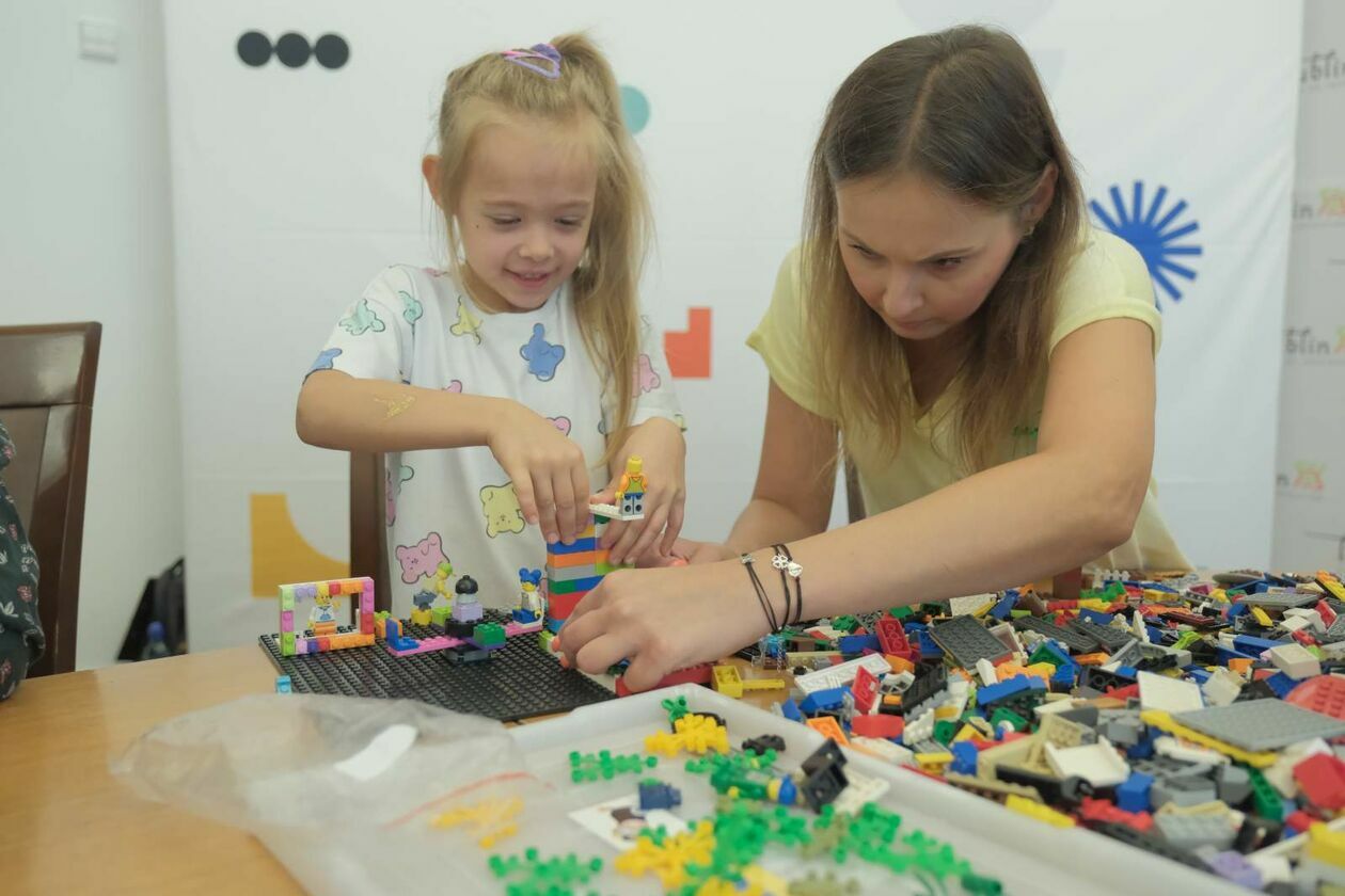  Projekt Family Spot - lubelski ratusz stał się centrum integracji rodzinnej (zdjęcie 22) - Autor: DW