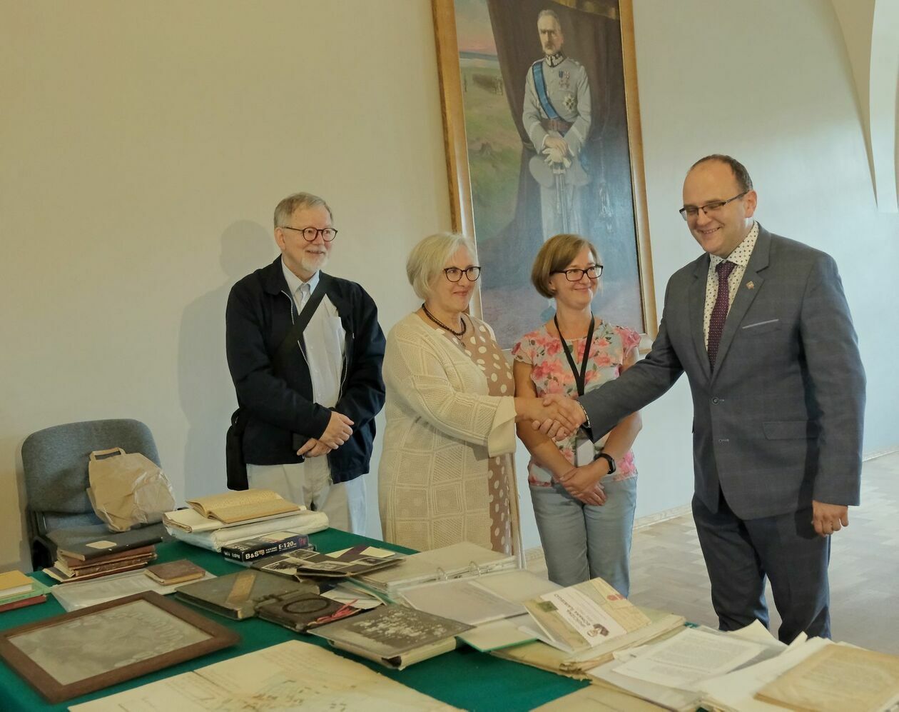  Archiwum Państwowe otrzymało pamiątki po wojennym przezydencie Lublina Romanie Ślaskim (zdjęcie 1) - Autor: DW